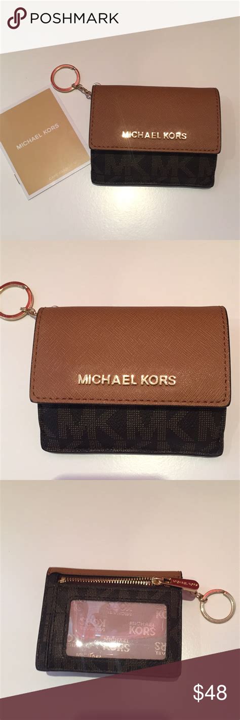 michael kors wallet and keychain set
